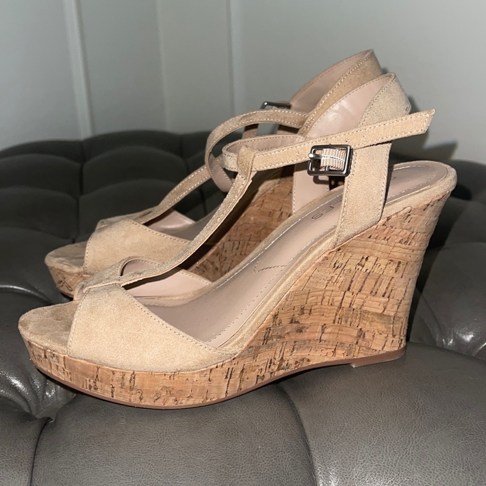 Wedge heels